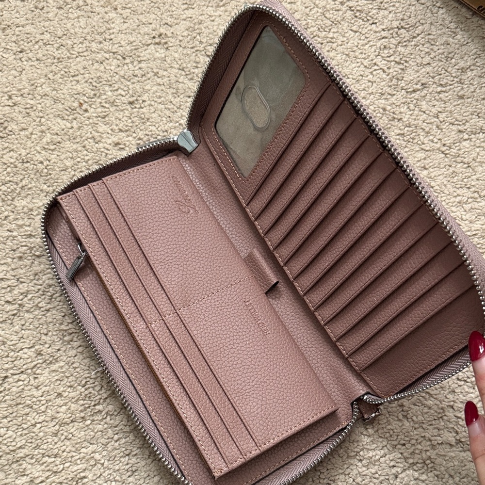 Elegant Pink Zip Wallet